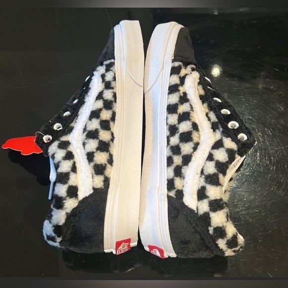 NWT VANS checkerboard sneakers - Picture 10 of 11